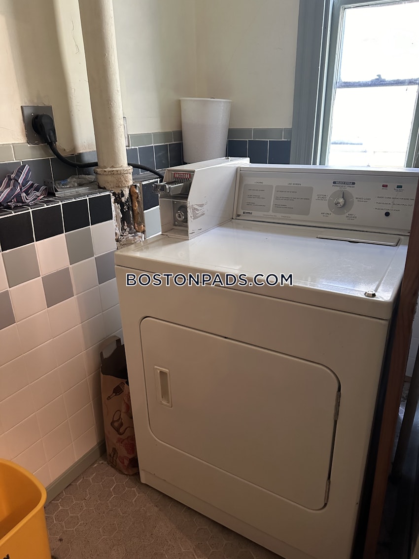 BOSTON - FORT HILL - 2 Beds, 1 Bath - Image 38