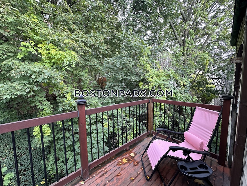 BOSTON - FORT HILL - 2 Beds, 1 Bath - Image 24