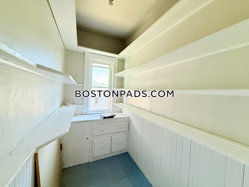 BOSTON - BRIGHTON - OAK SQUARE - 4 Beds, 1 Bath - Image 11
