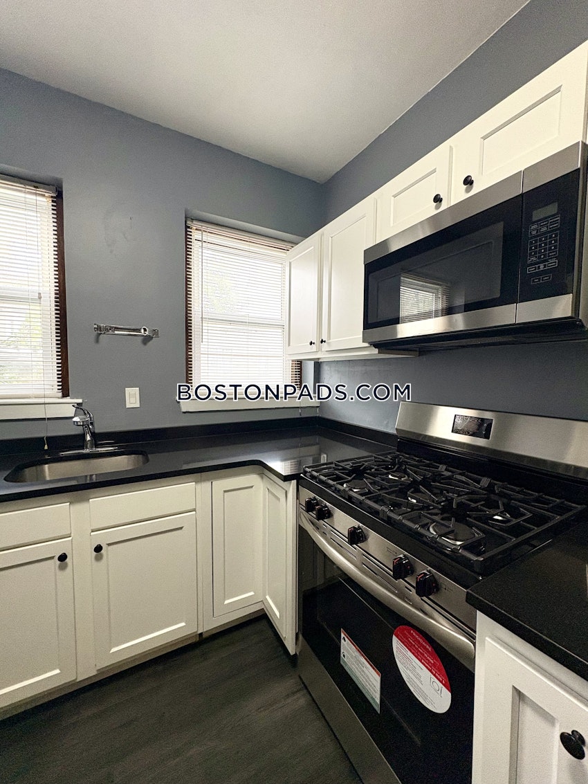 BOSTON - FORT HILL - 5 Beds, 2 Baths - Image 6