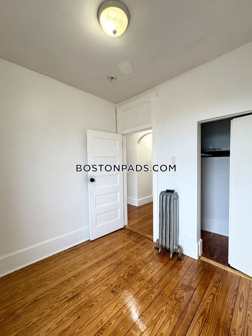 BOSTON - FORT HILL - 5 Beds, 2 Baths - Image 14