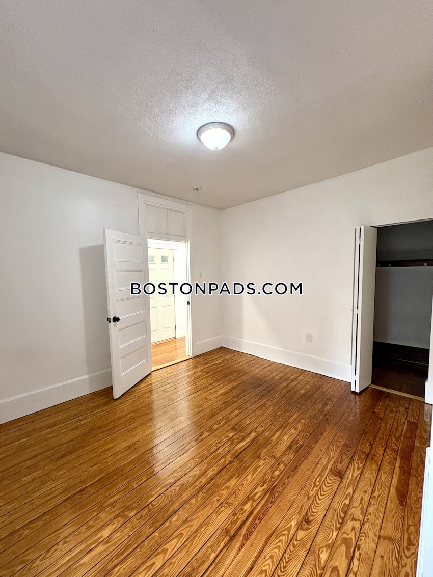 BOSTON - FORT HILL - 5 Beds, 2 Baths - Image 22
