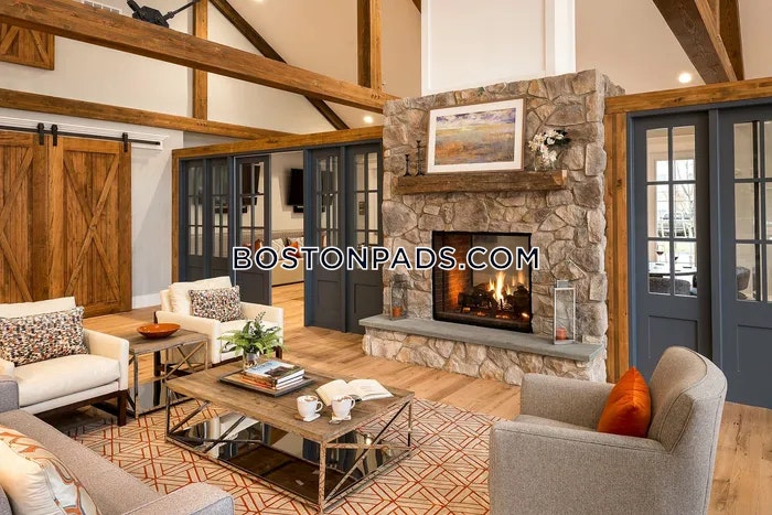 East Main St. Norton