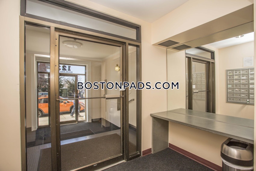 SOMERVILLE - WINTER HILL - 1 Bed, 1 Bath - Image 9