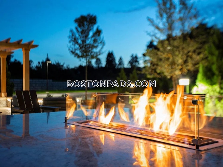 Cricket Ln., Walpole