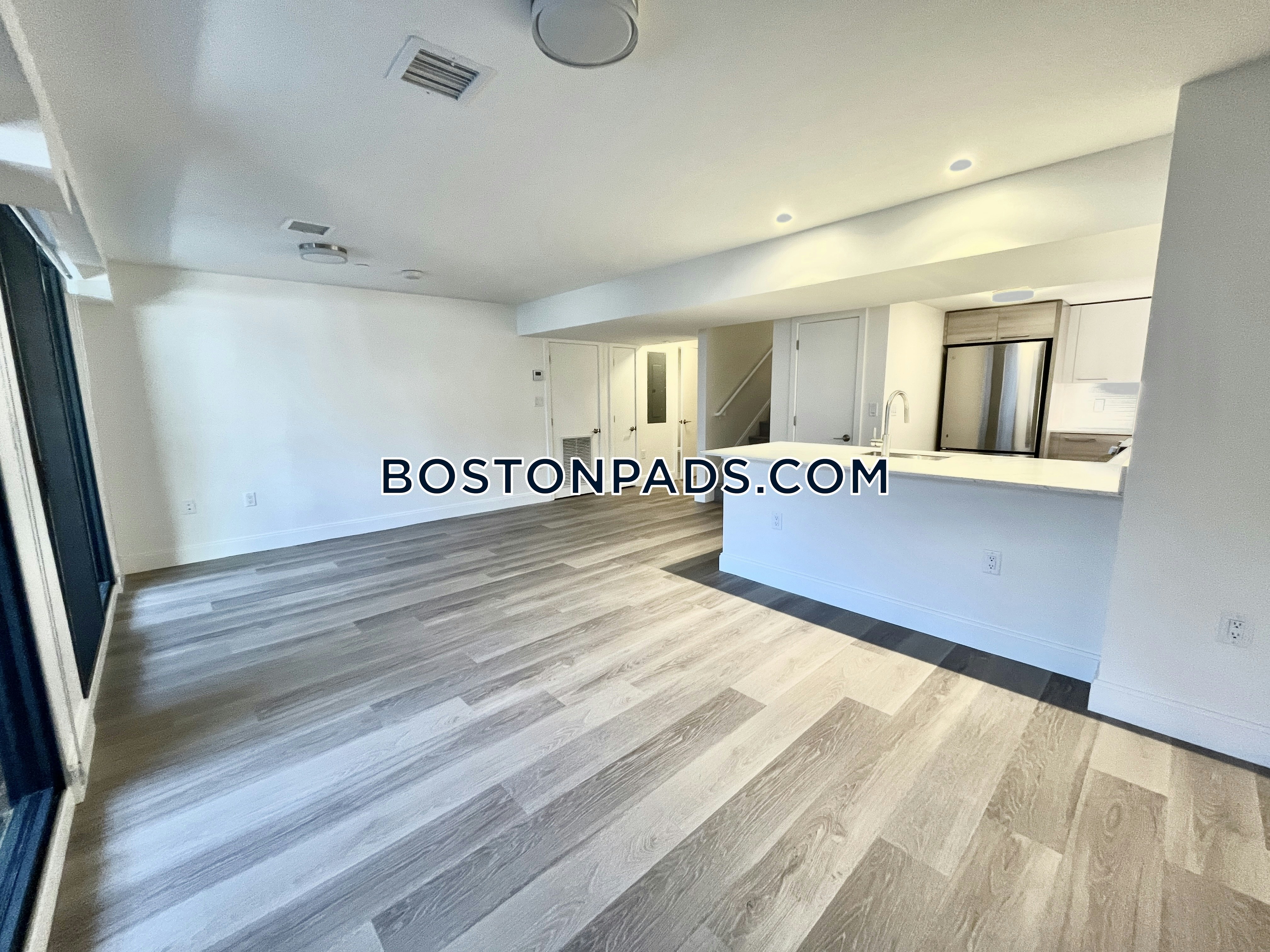 Boston - 2 Beds, 2.5 Baths