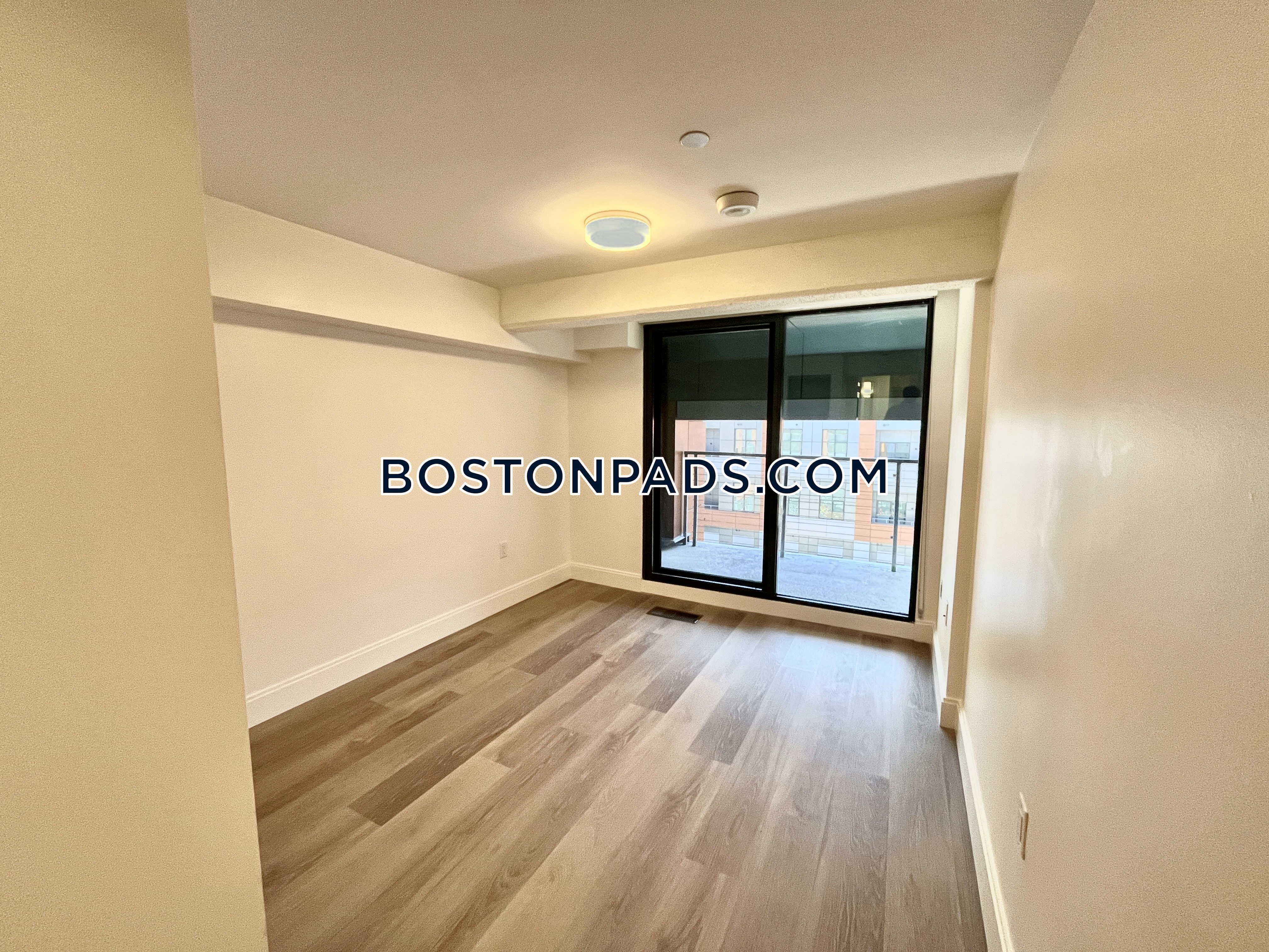 Boston - 2 Beds, 2.5 Baths