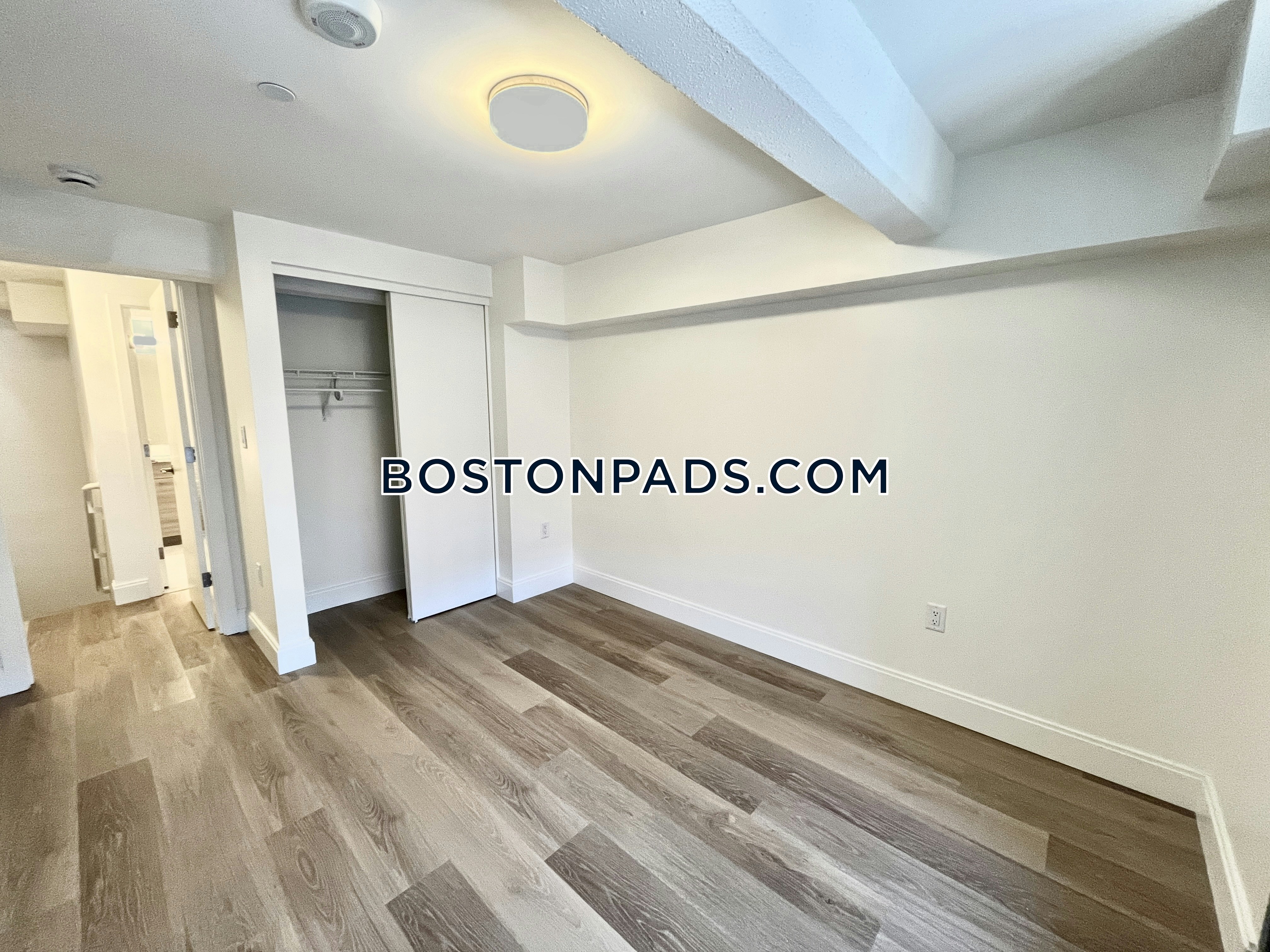 Boston - 2 Beds, 2.5 Baths