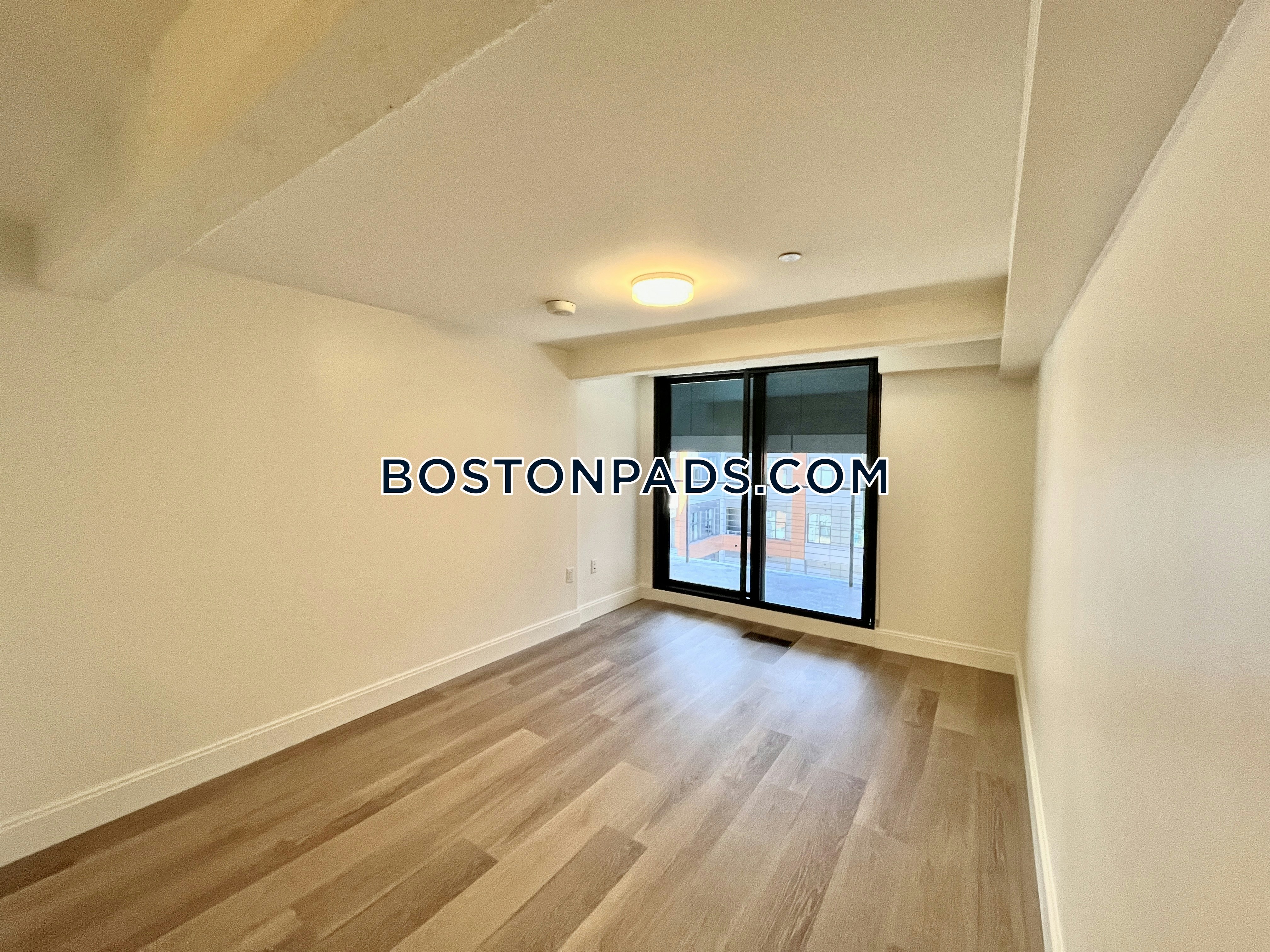 Boston - 2 Beds, 2.5 Baths