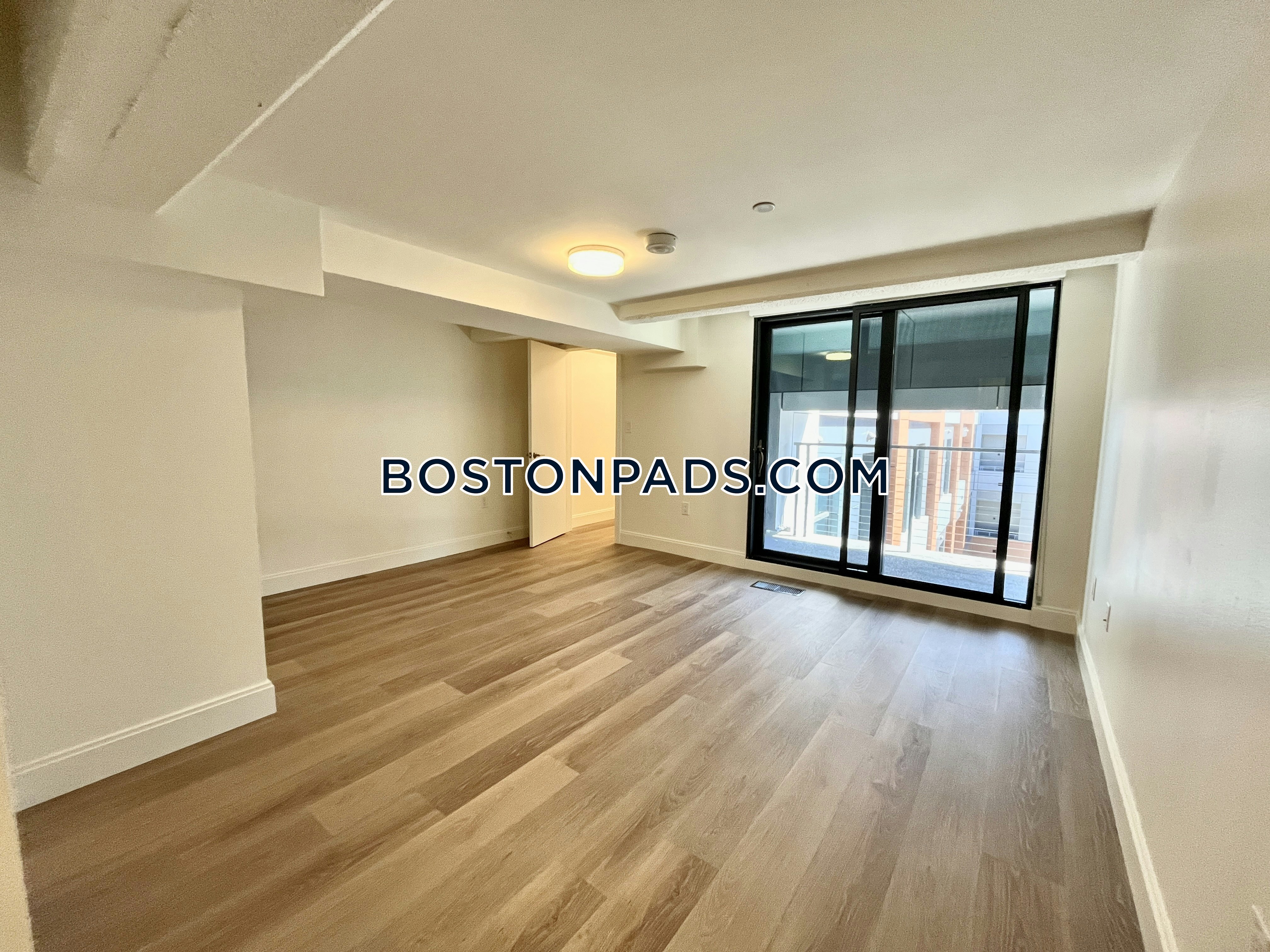 Boston - 2 Beds, 2.5 Baths