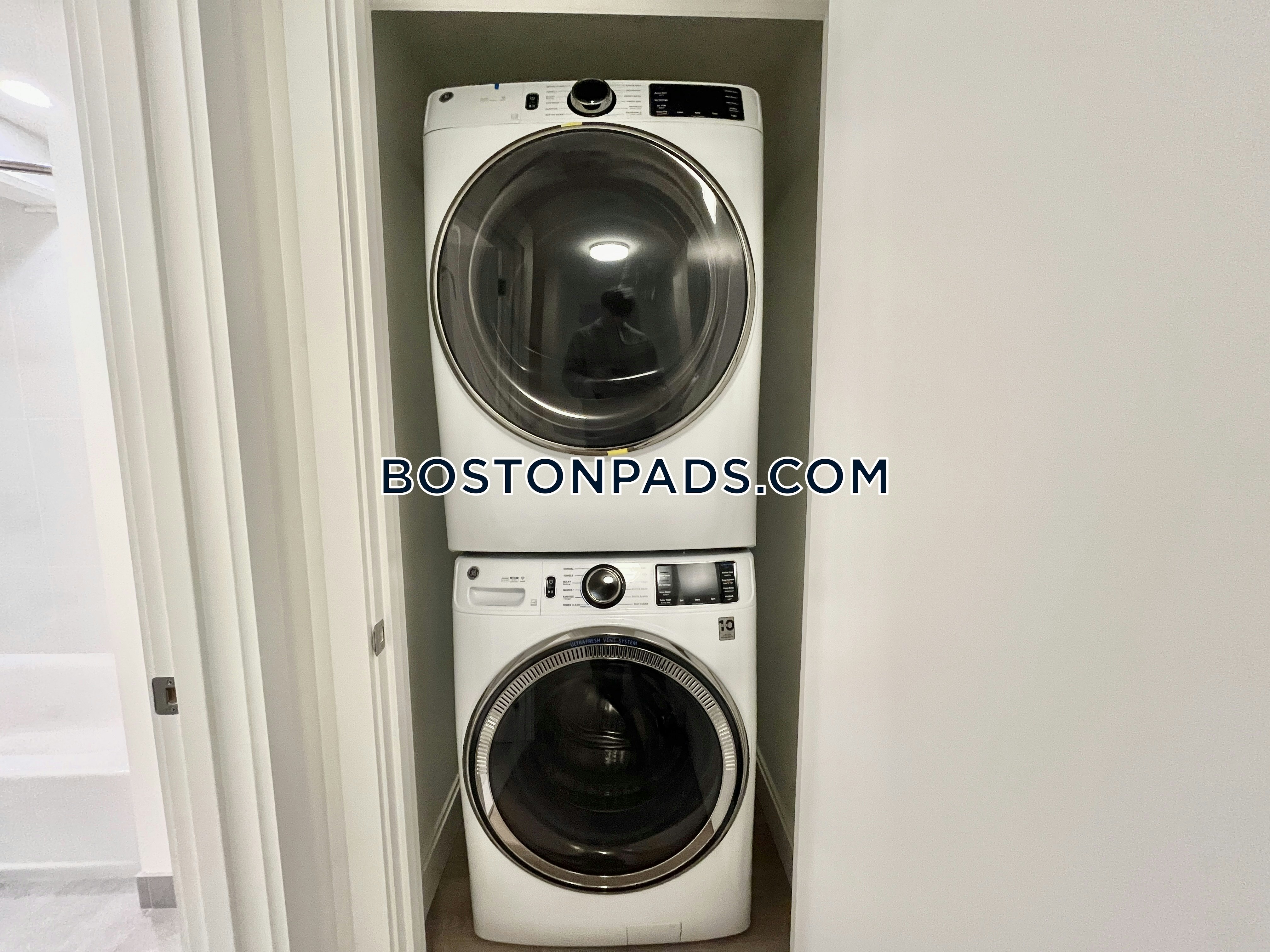 Boston - 2 Beds, 2.5 Baths