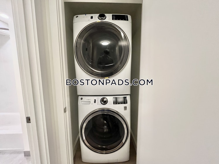 Commonwealth Ave., Boston