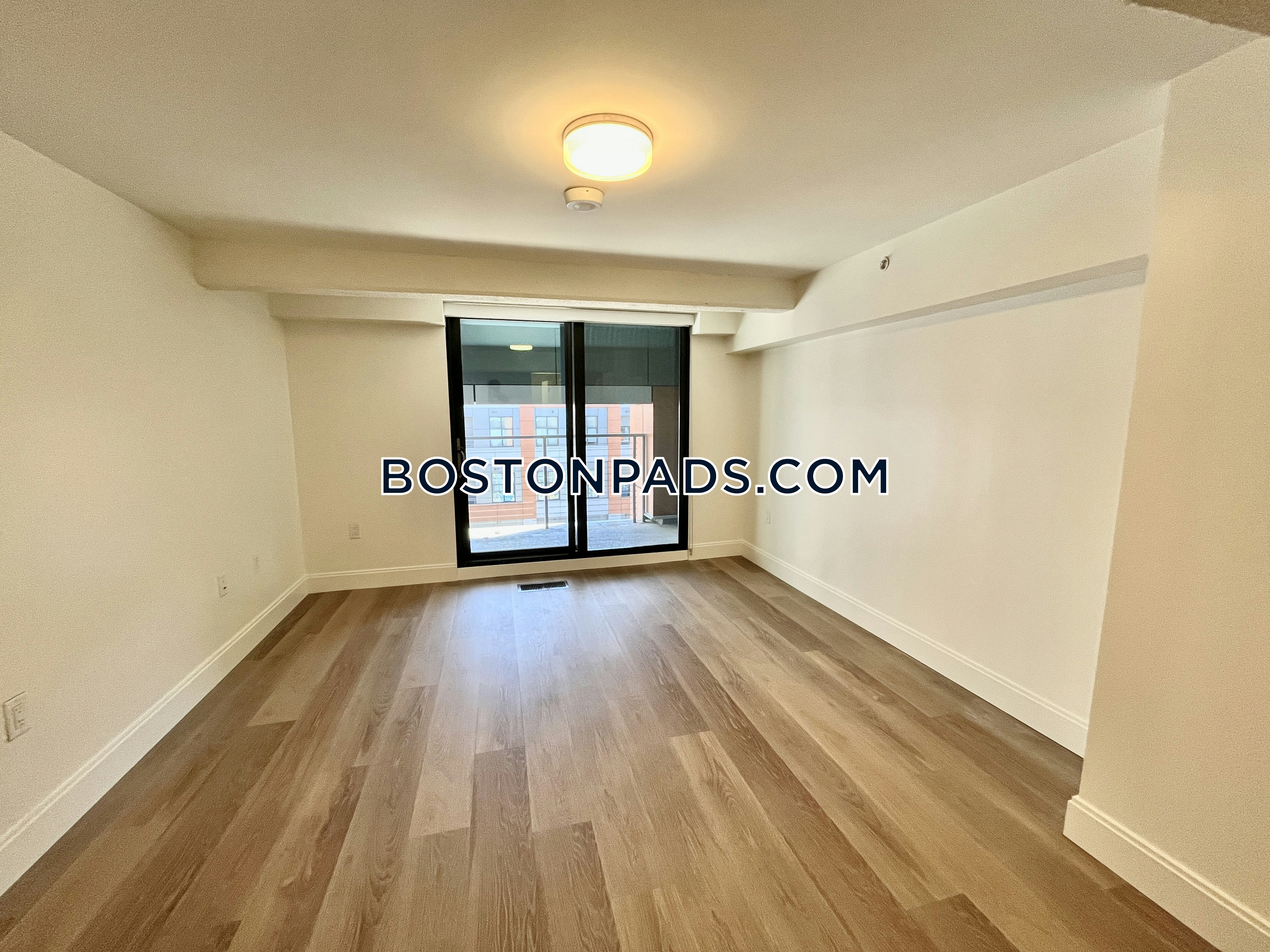 Boston - 2 Beds, 2.5 Baths