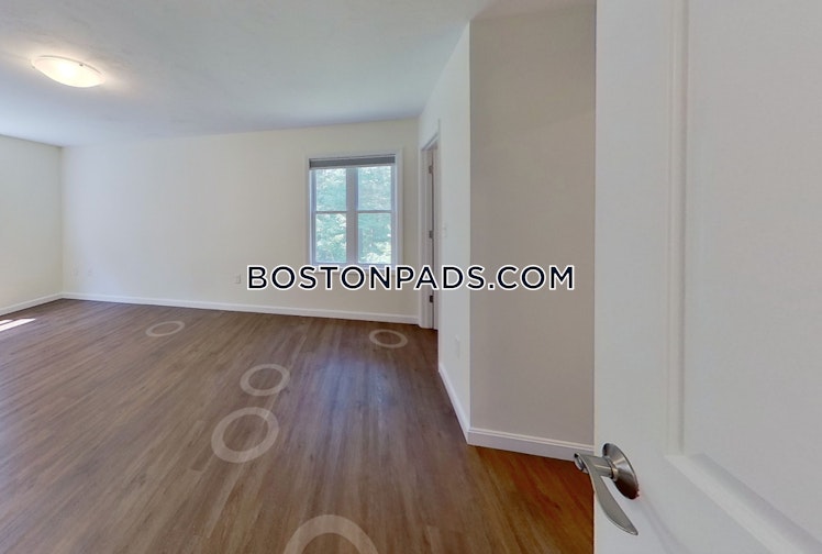 Evergreen Dr., Middleborough