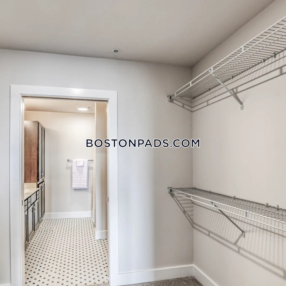 Mansfield Ave. Norton