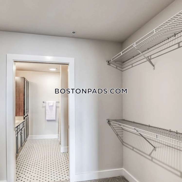 Mansfield Ave., Norton