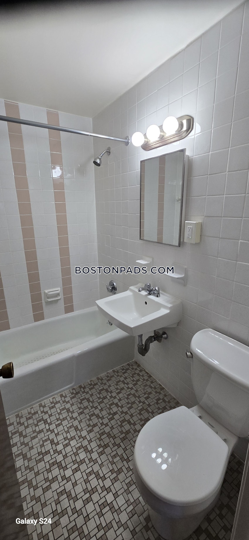 BOSTON - MISSION HILL - Studio , 1 Bath - Image 19