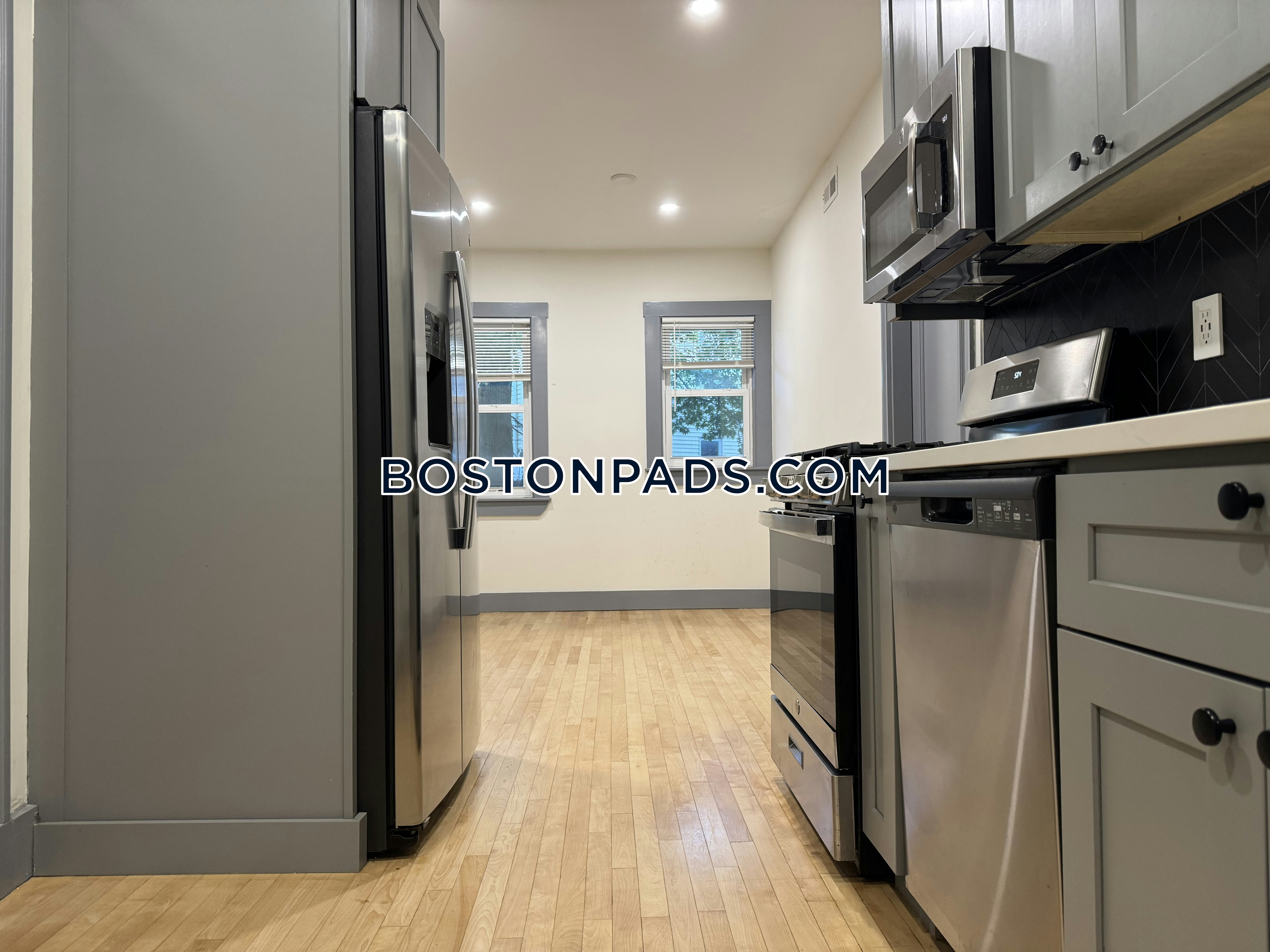 Boston - 4 Beds, 2 Baths