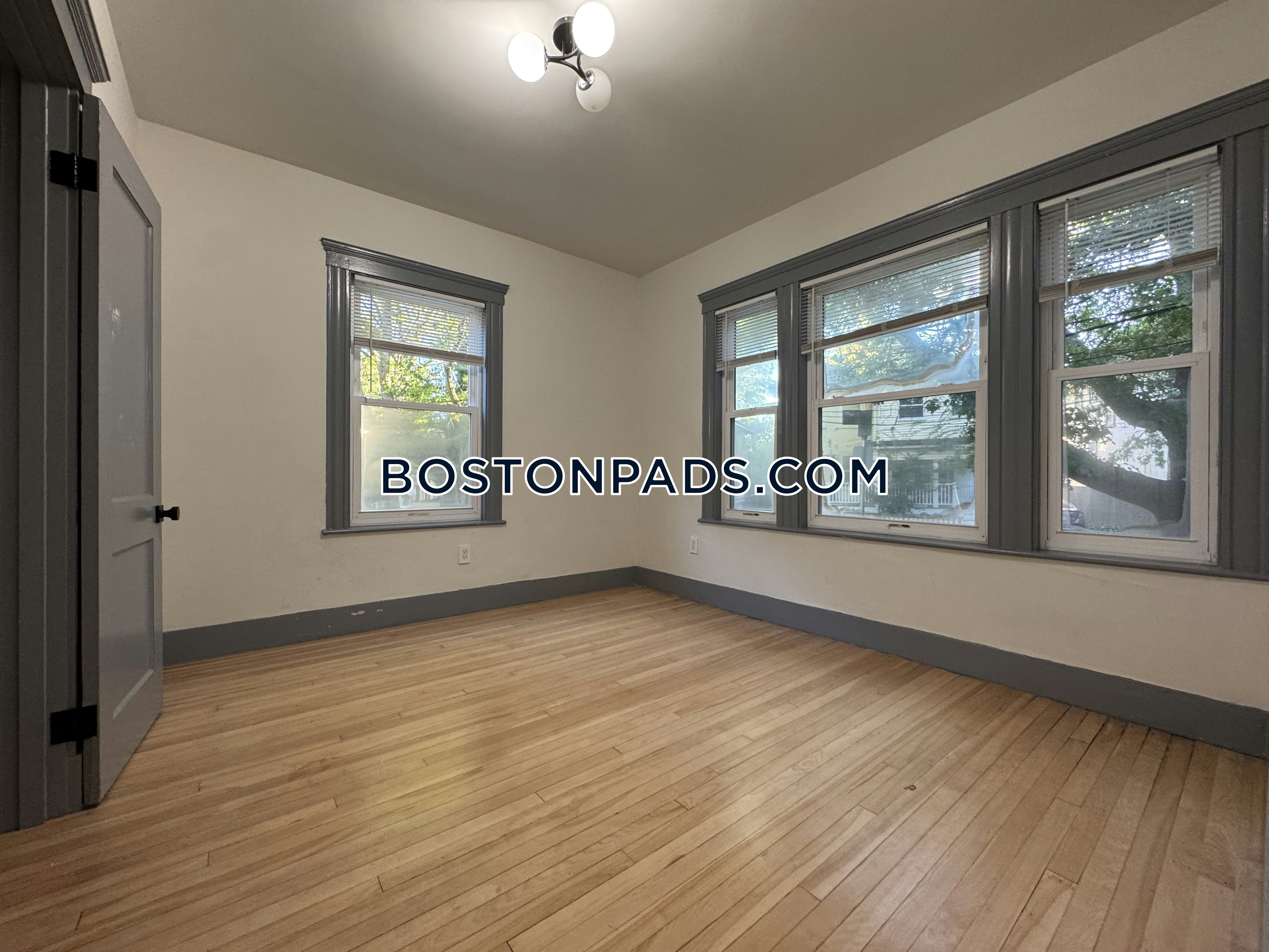 Boston - 4 Beds, 2 Baths