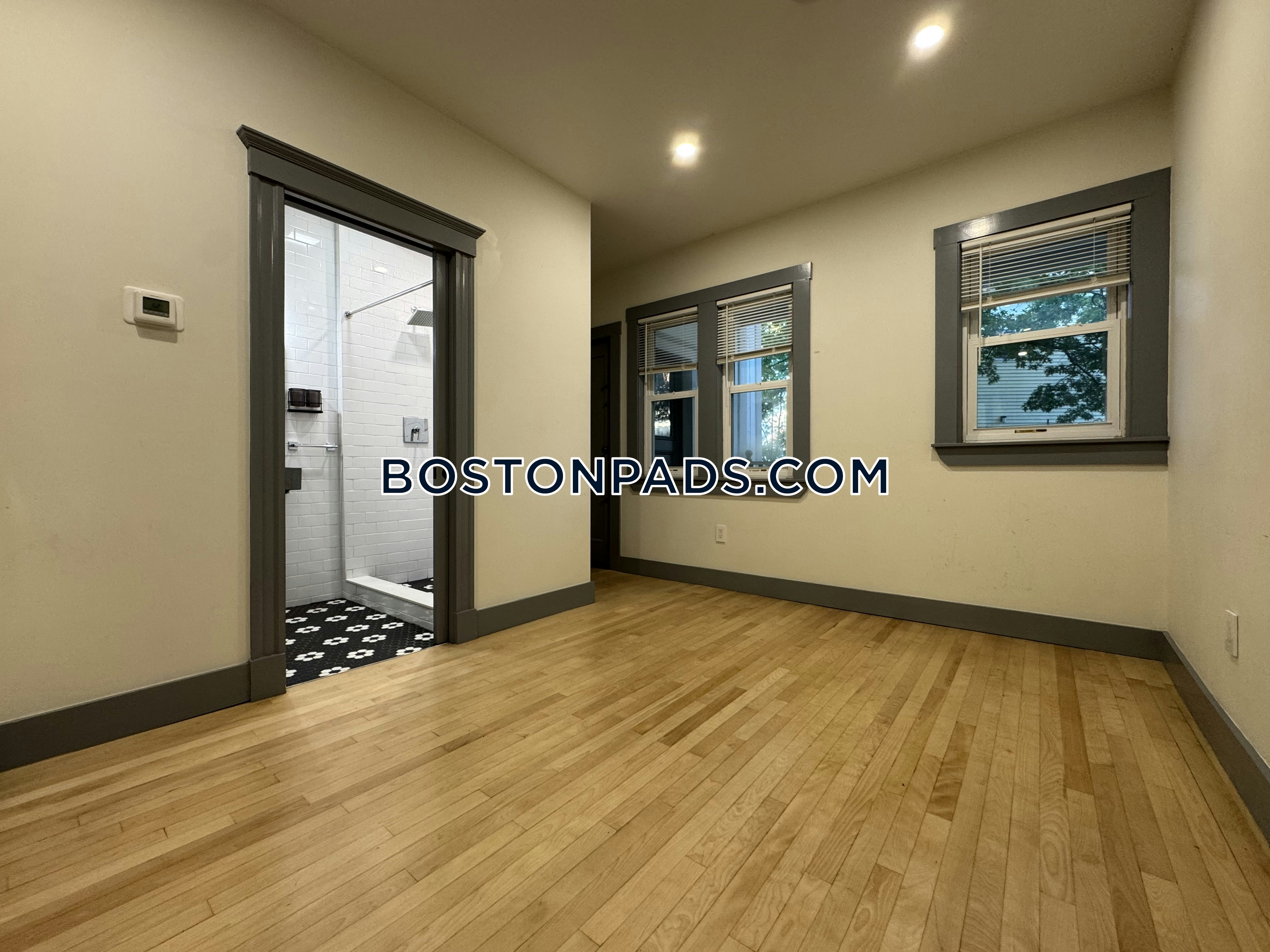 Boston - 4 Beds, 2 Baths