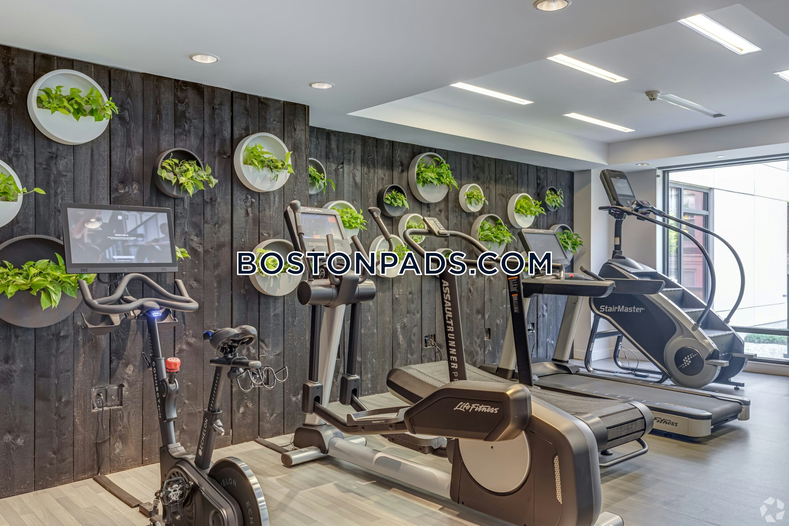 Boston - 2 Beds, 2 Baths