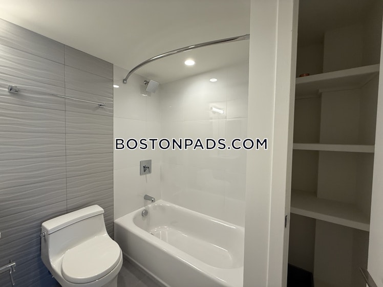 Commonwealth Ave., Boston