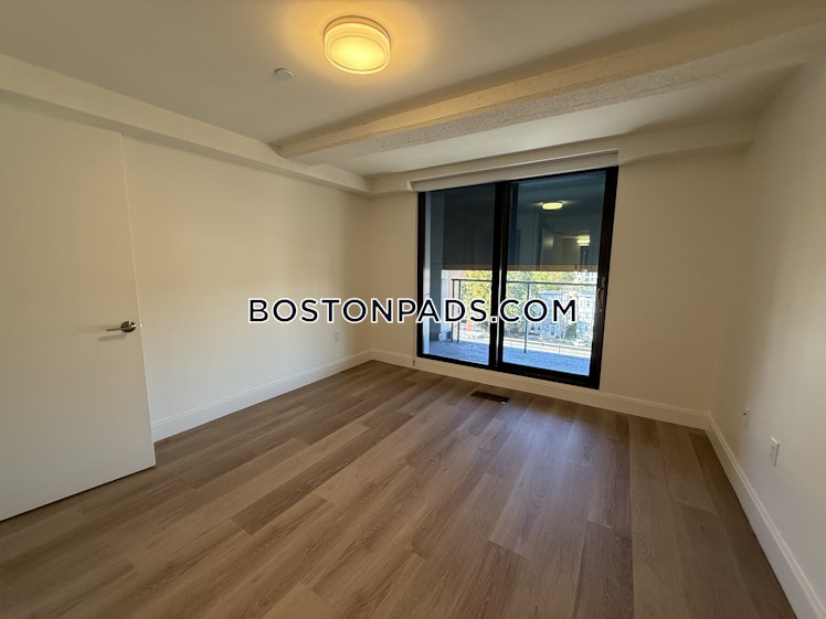 Commonwealth Ave., Boston