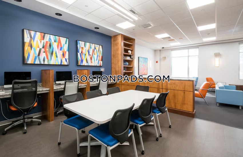 MALDEN - 2 Beds, 2 Baths - Image 21