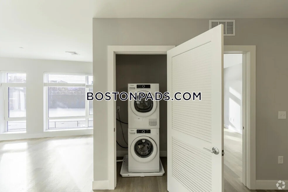 Boston - 2 Beds, 1 Baths