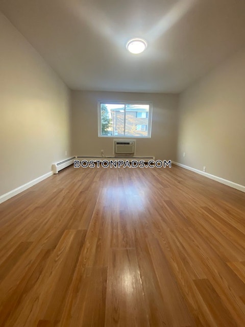 Willard St. Lowell photo 6