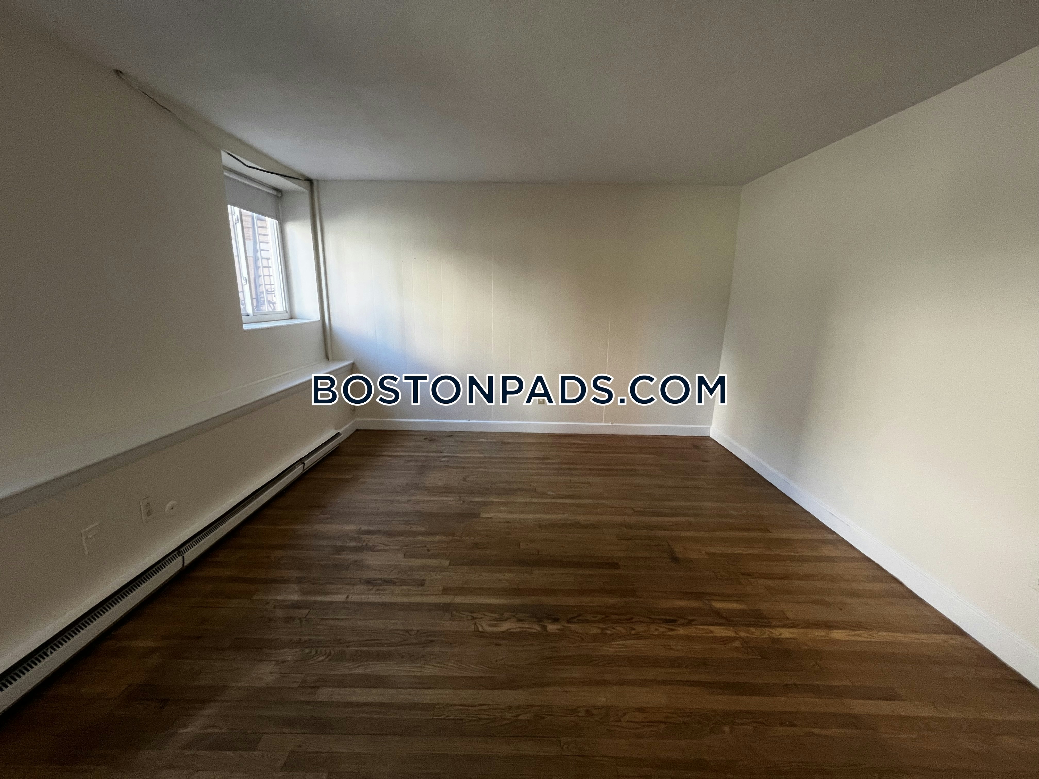 Boston - 0 Beds, 1 Baths