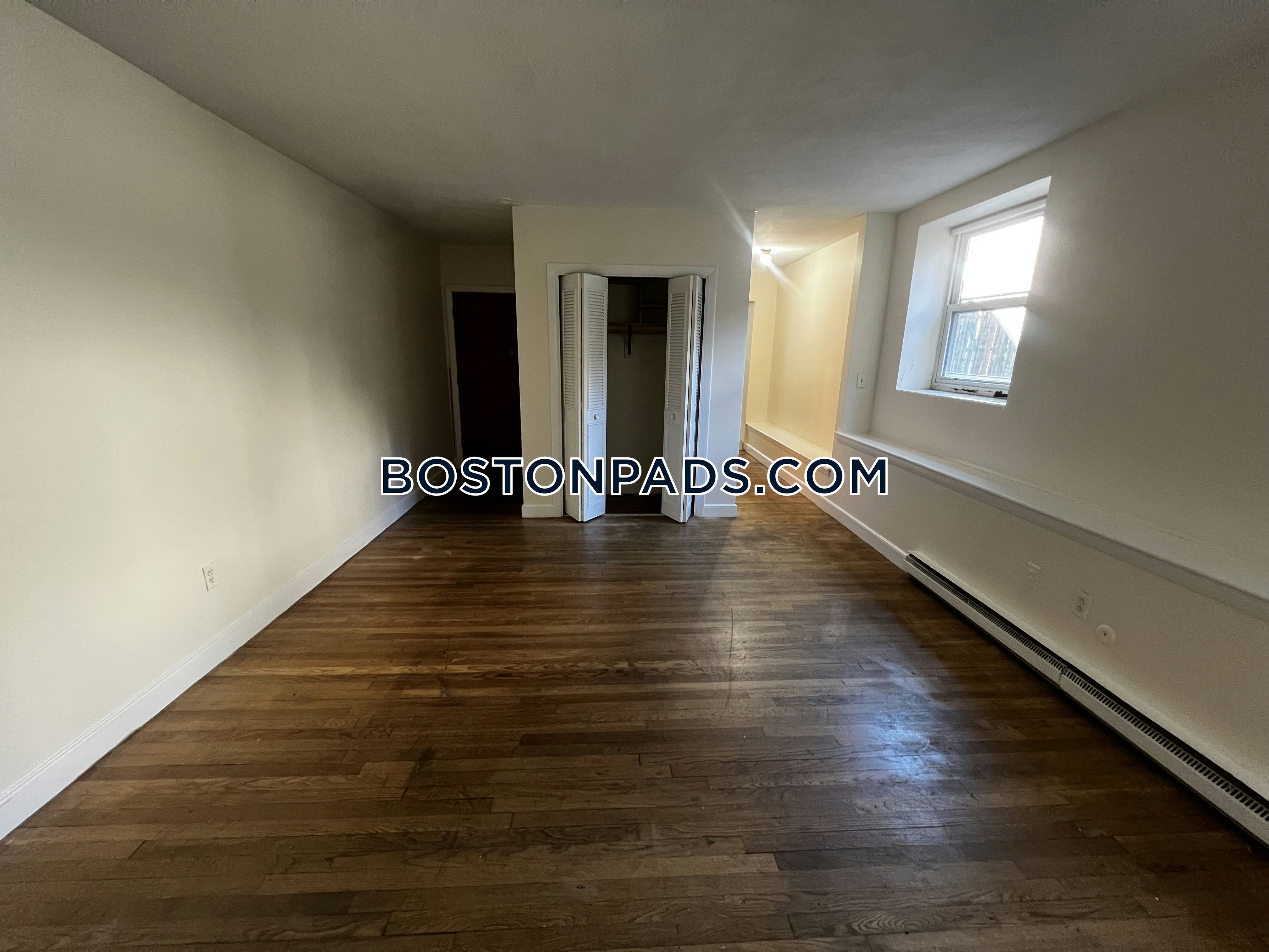 Boston - 0 Beds, 1 Baths