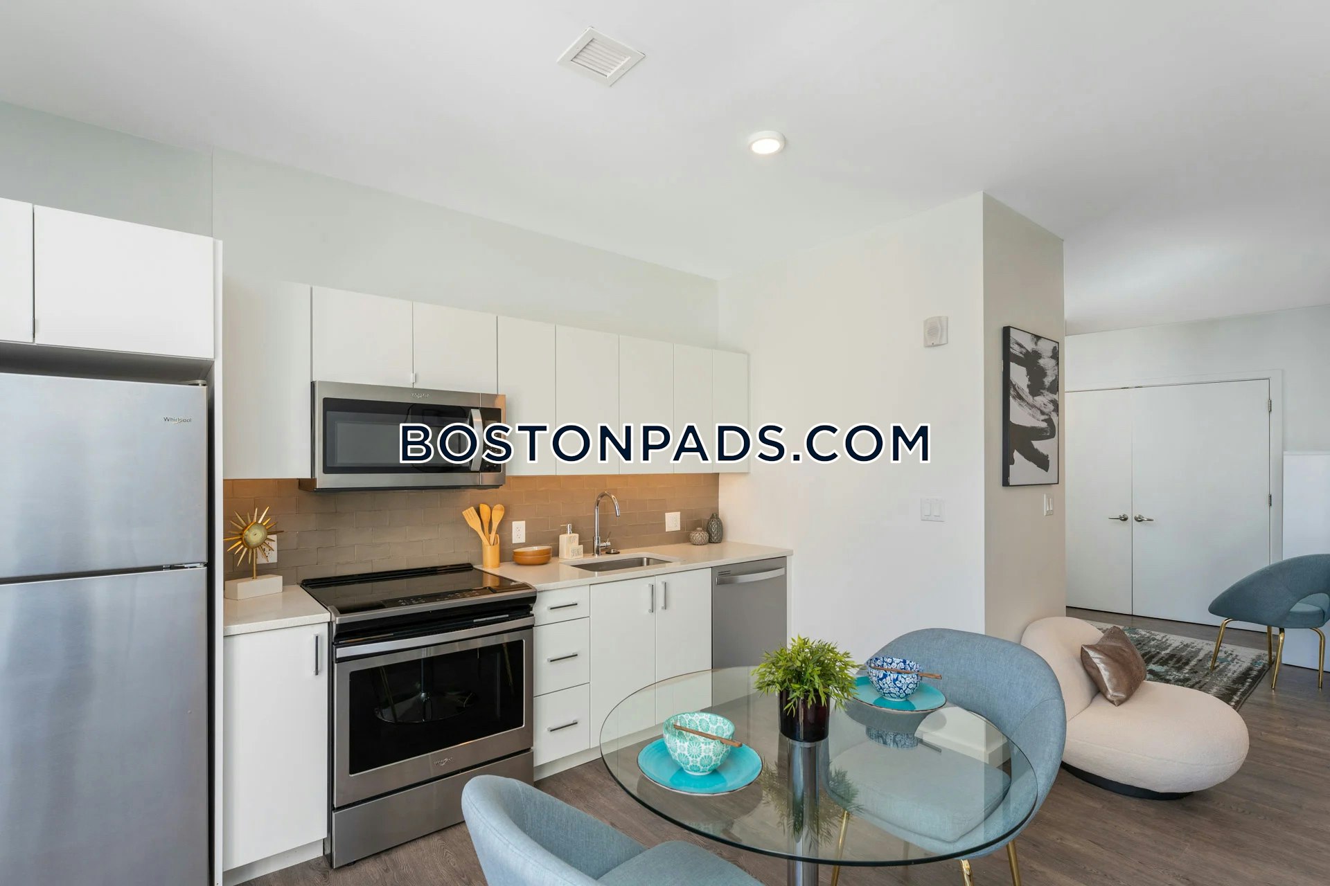 Boston - 0 Beds, 1 Baths