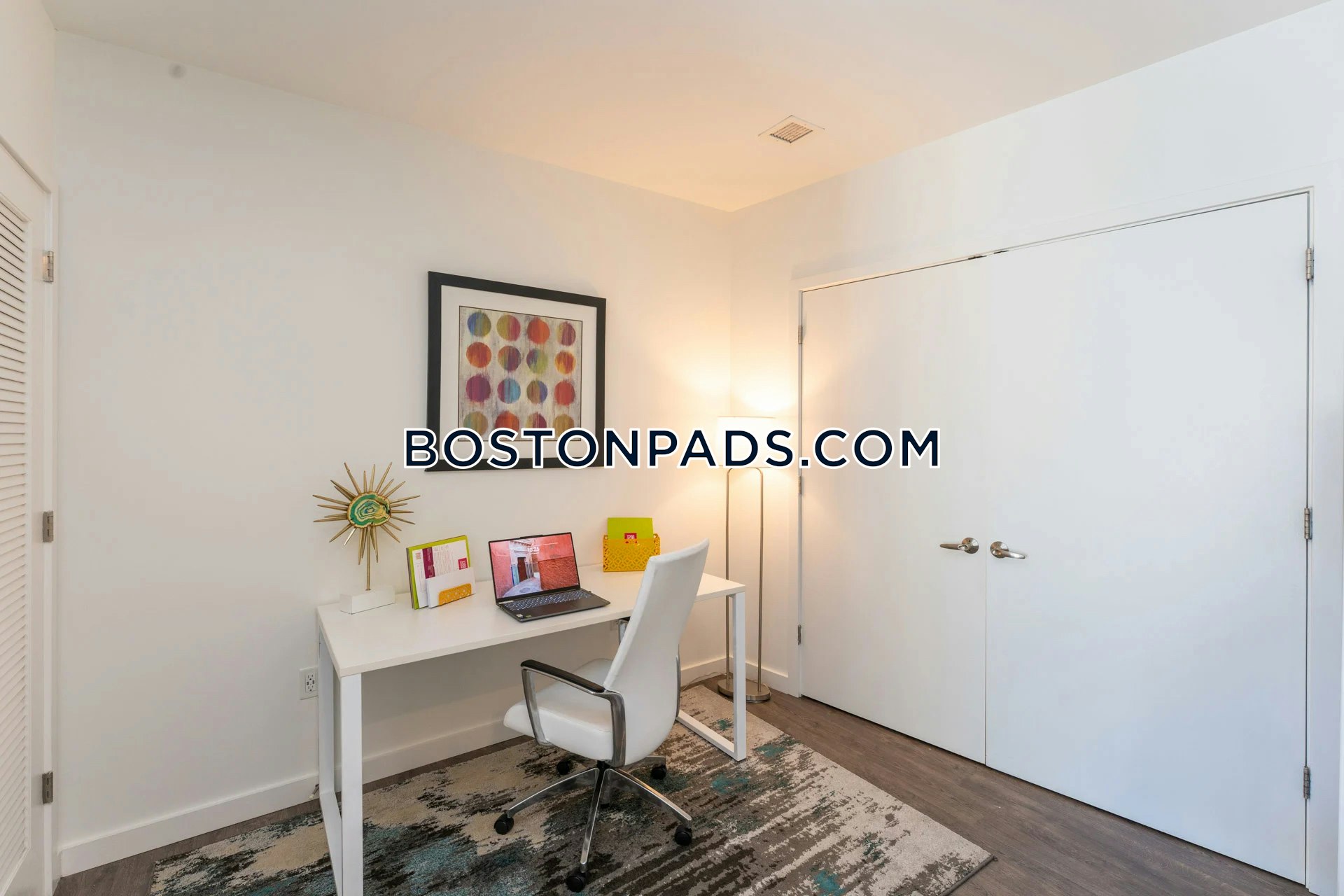 Boston - 0 Beds, 1 Baths