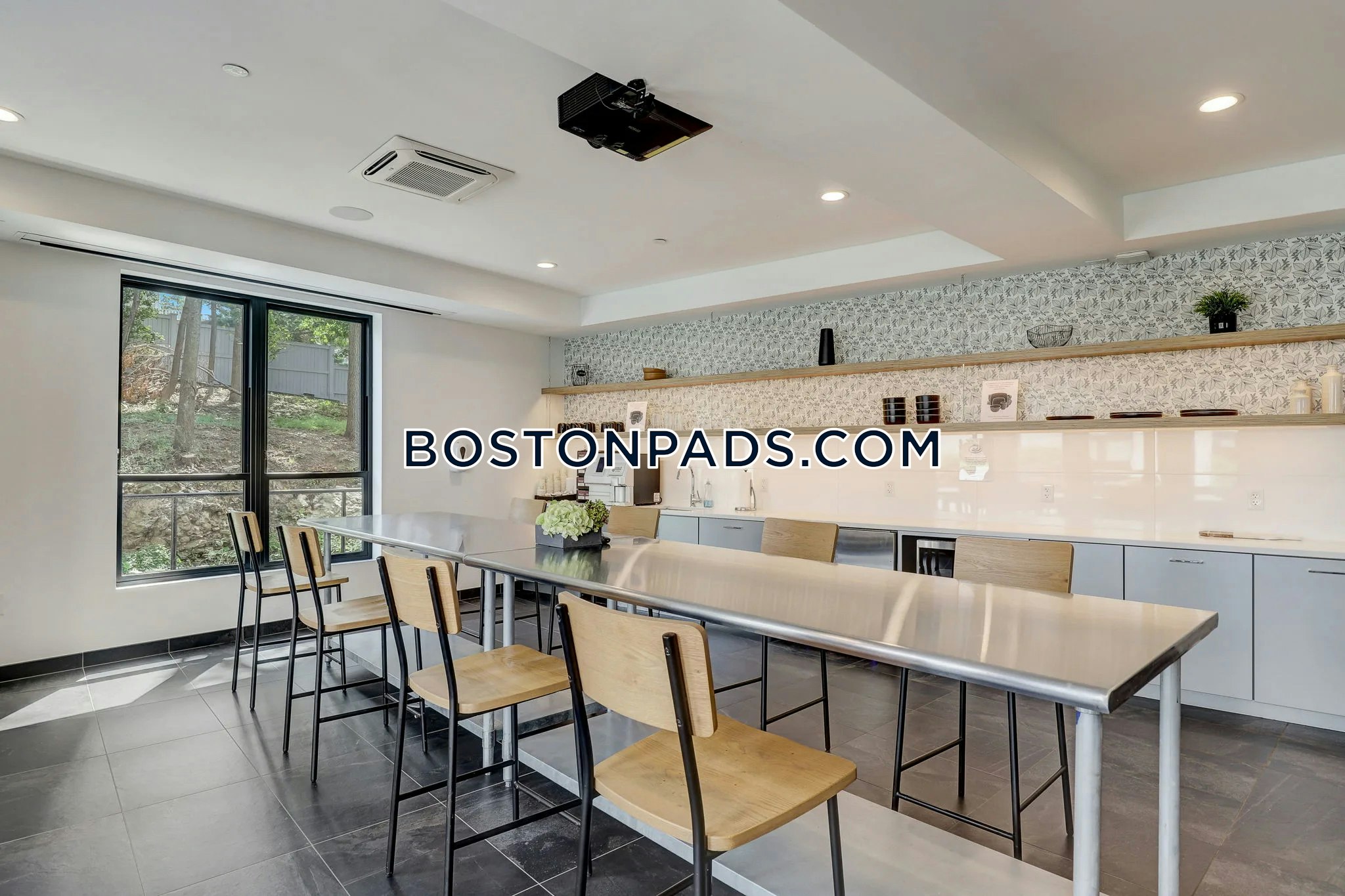 Boston - 0 Beds, 1 Baths