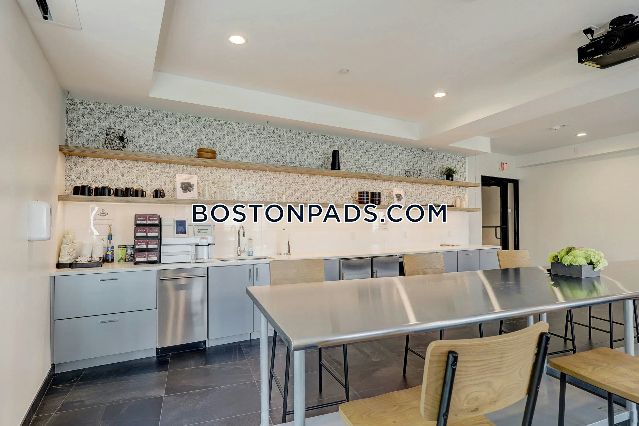 Boston - 0 Beds, 1 Baths