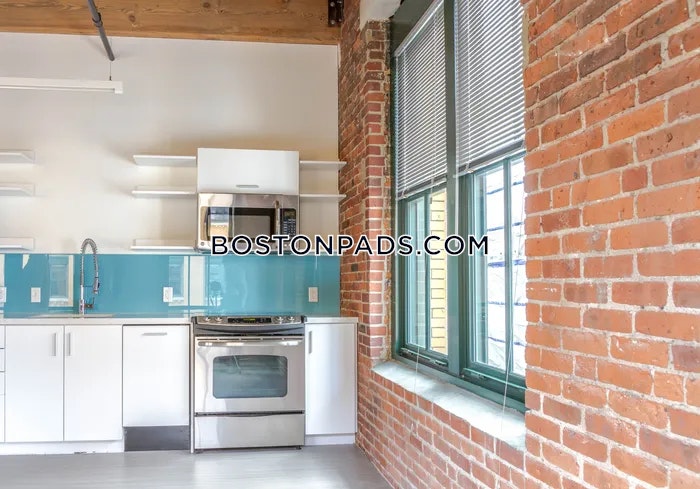 Boston - 0 Beds, 1 Baths