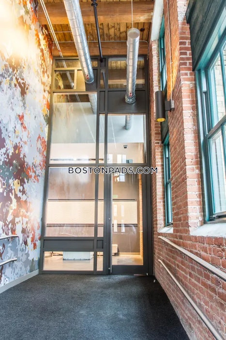 Boston - 0 Beds, 1 Baths