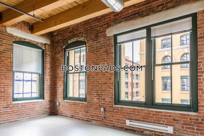 Boston - 0 Beds, 1 Baths