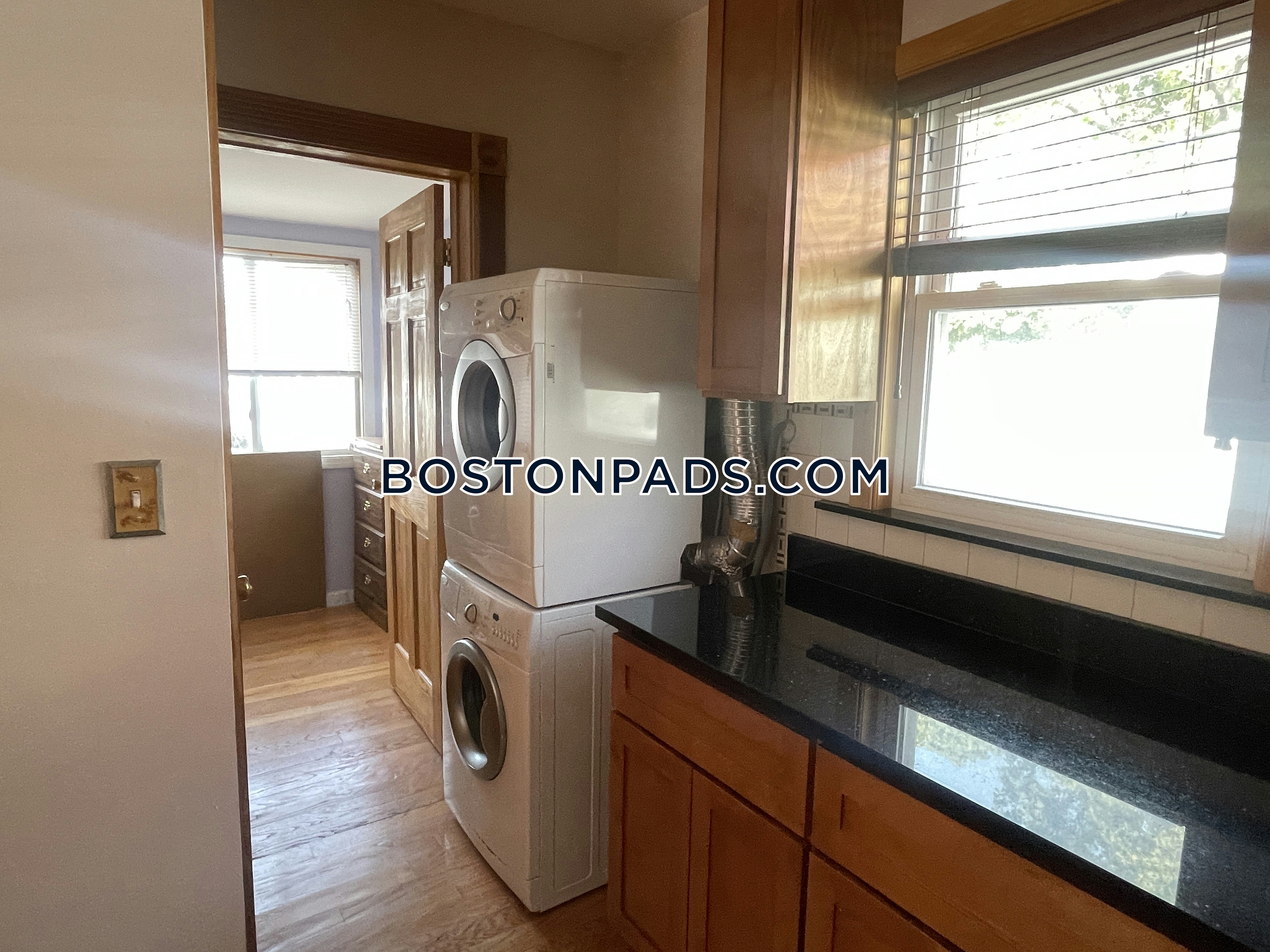 Arlington, MA - 2 Beds, 2 Baths - $3,300 - ID#8002633