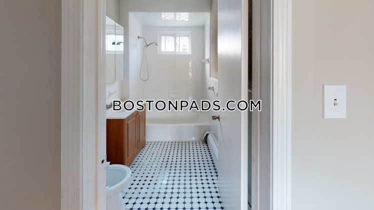 McGrath Highway, Somerville