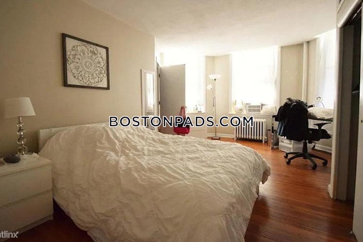 Beacon St, Brookline