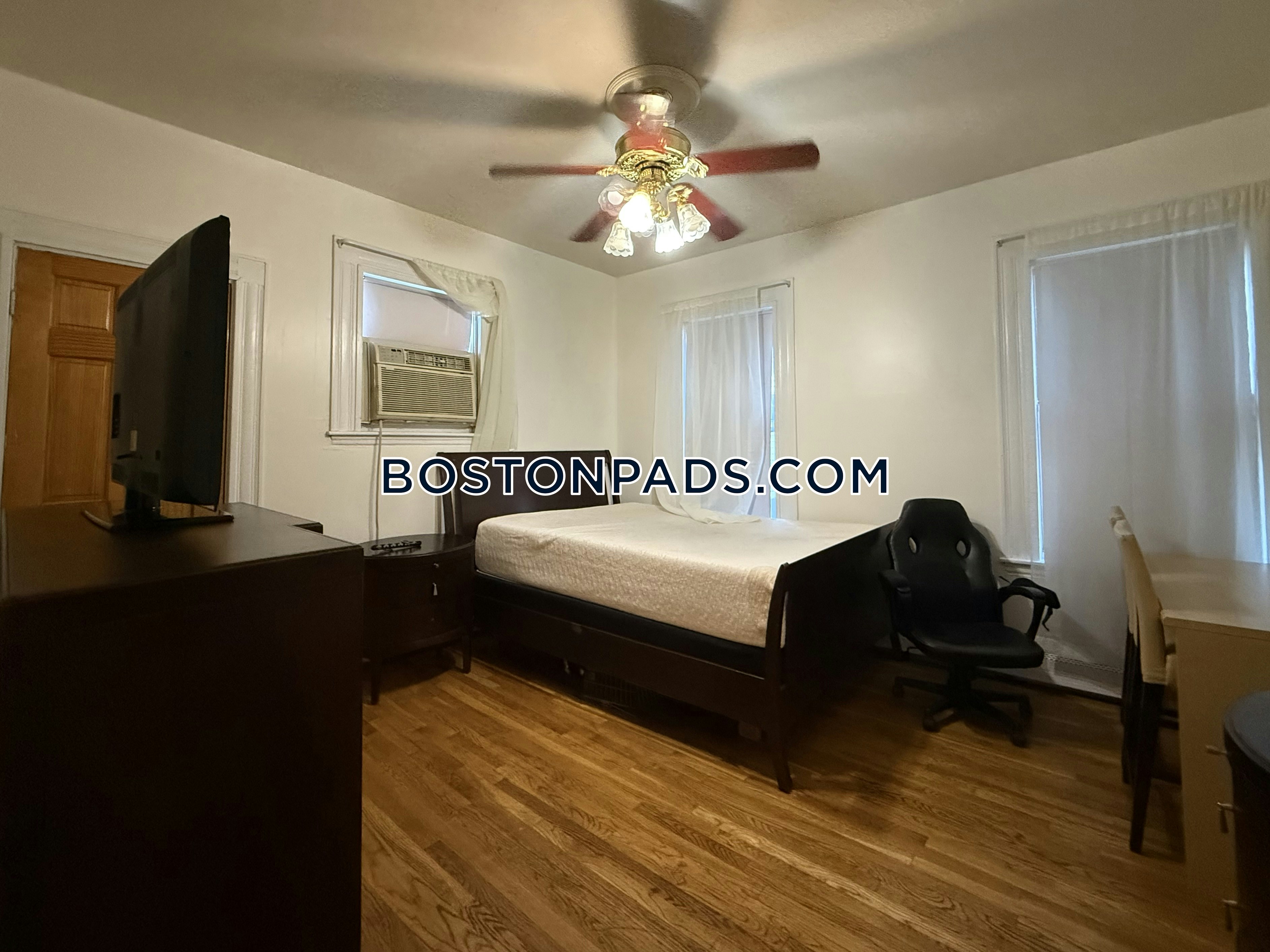 Boston - 7 Beds, 2.5 Baths