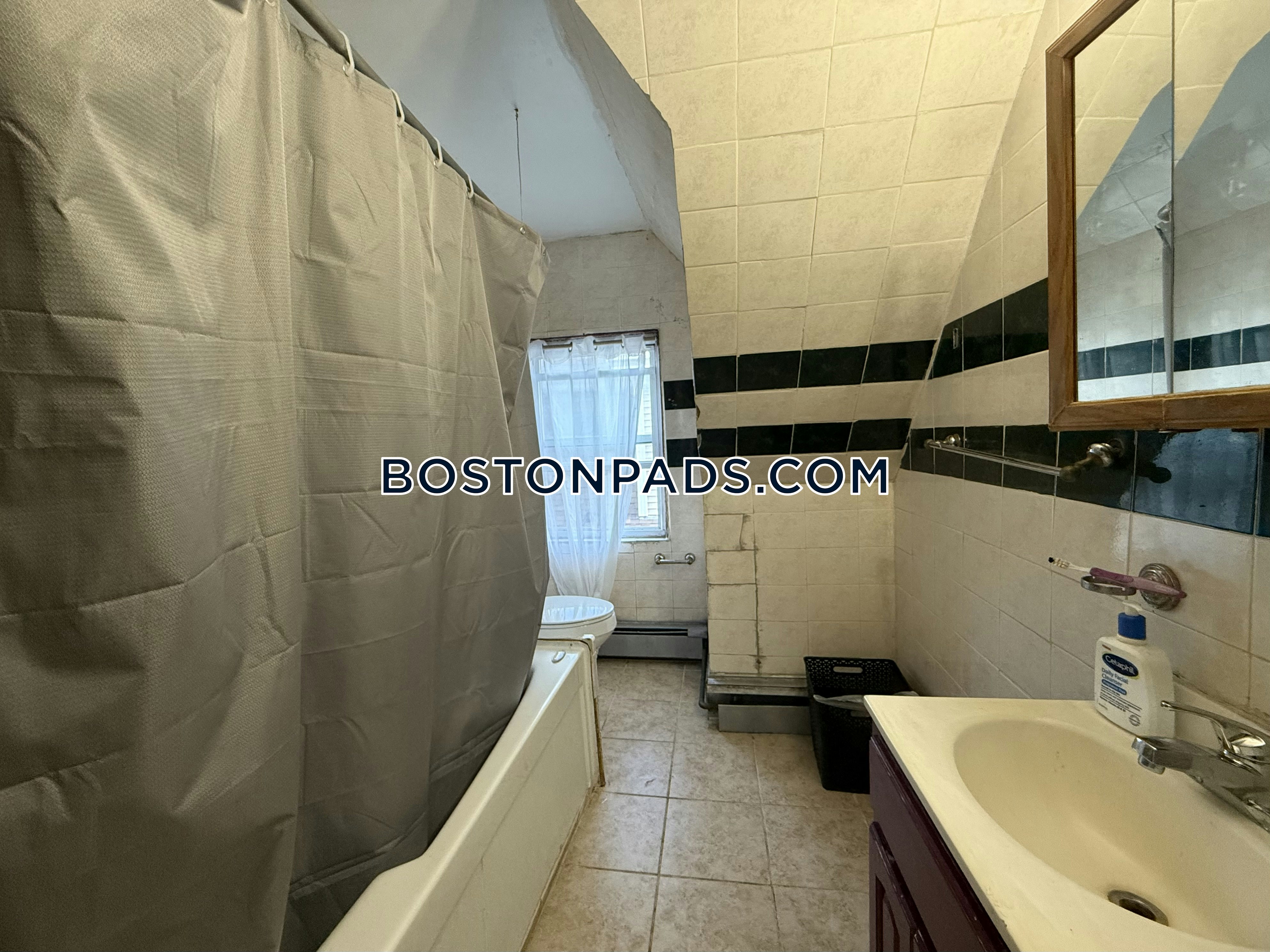 Boston - 7 Beds, 2.5 Baths