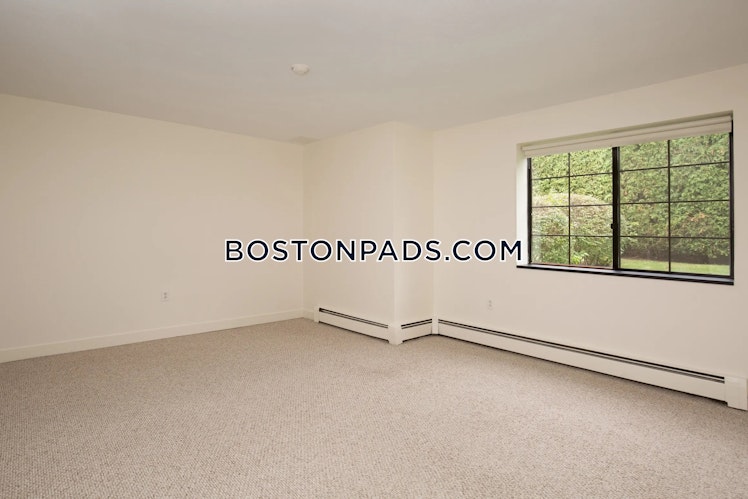 Waltham St., Maynard