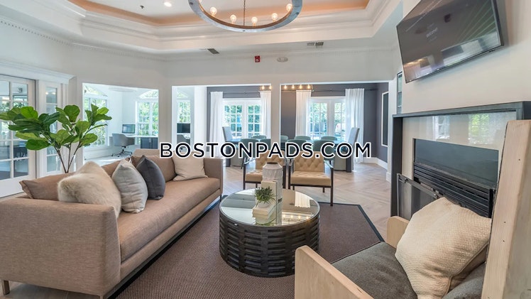 Falls Boulevard, Quincy