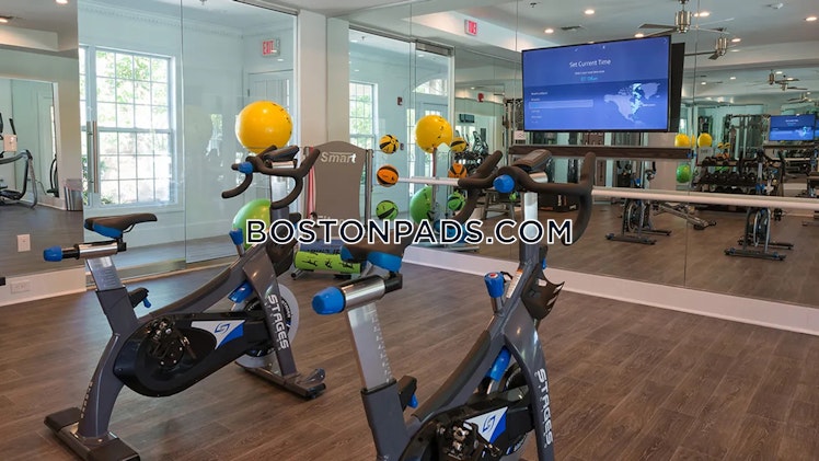 Falls Boulevard, Quincy