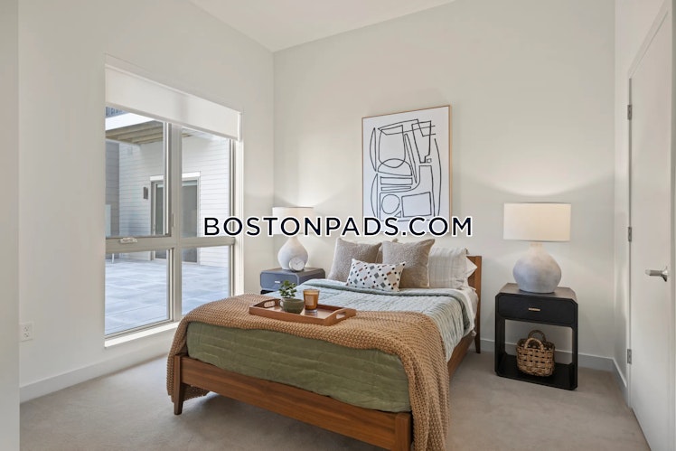 Los Angeles St., Newton