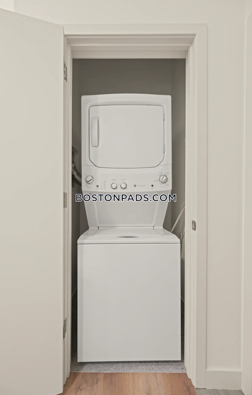 Newton - $3,298+ /month