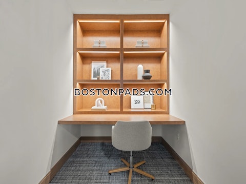 Los Angeles St. Newton photo 7